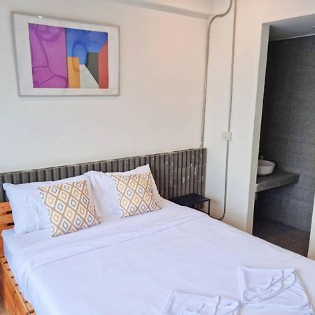 Haus Sathorn 11 Residence Bangkok Eksteriør billede