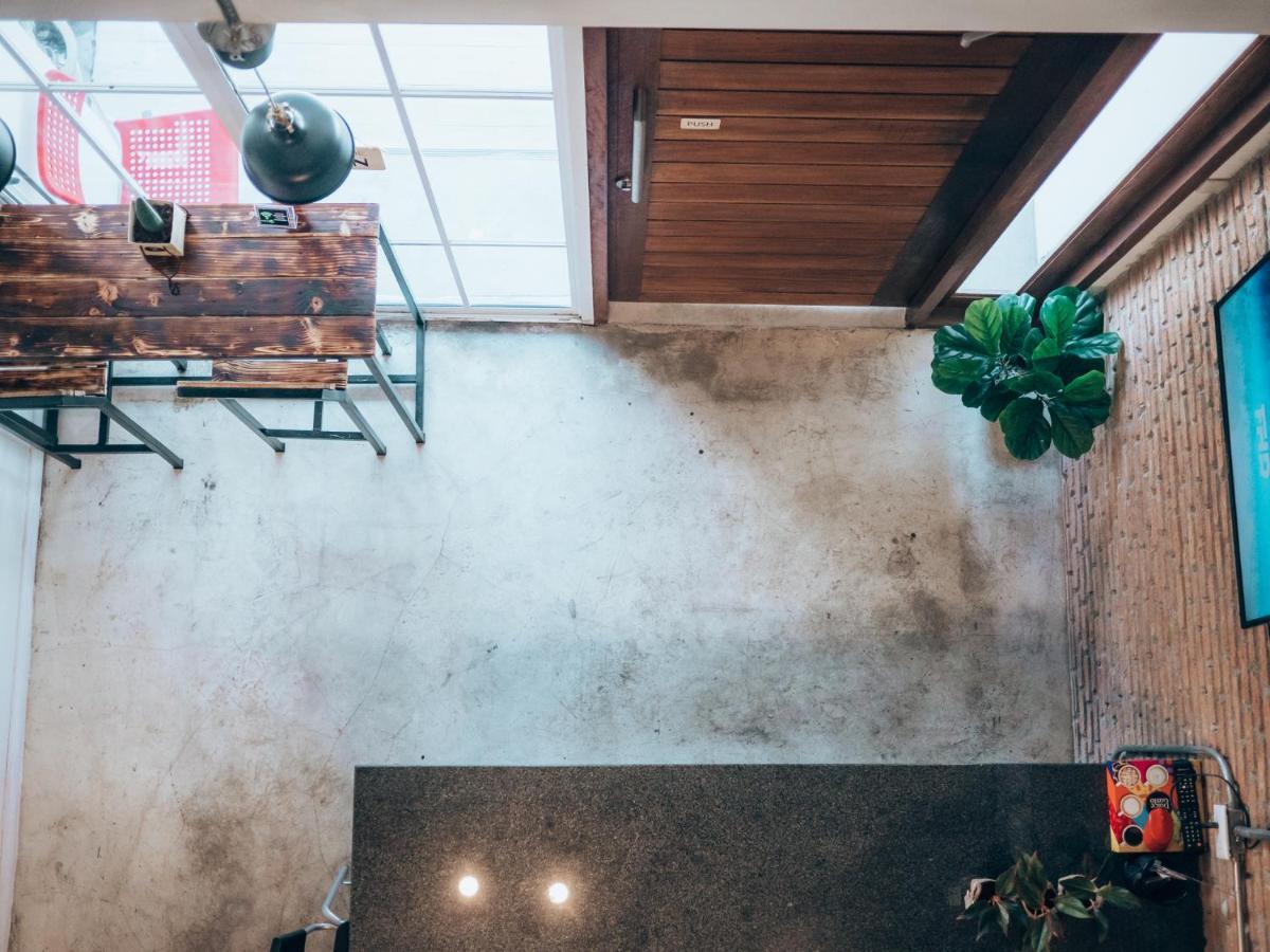 Haus Sathorn 11 Residence Bangkok Eksteriør billede